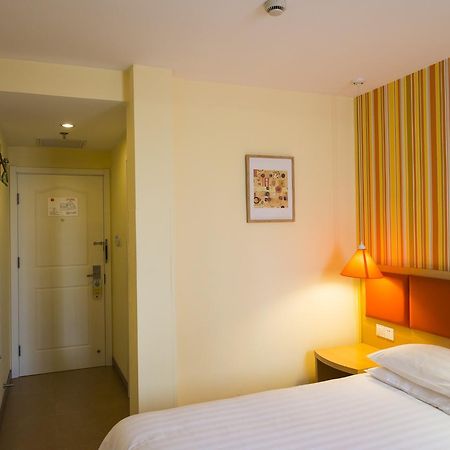 Home Inn Shanghai Hongqiao Terminal Jinshajiang Road Changfeng Extérieur photo